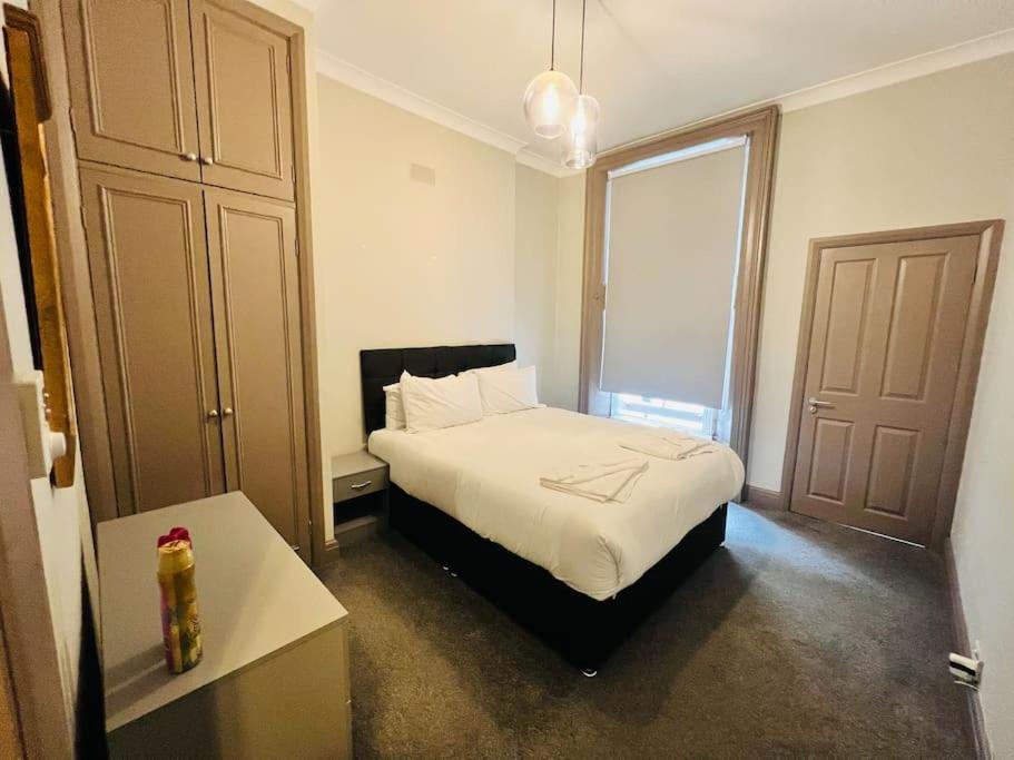 3 Notting Hill, Portobello Road-Amazing Location! ลอนดอน ภายนอก รูปภาพ