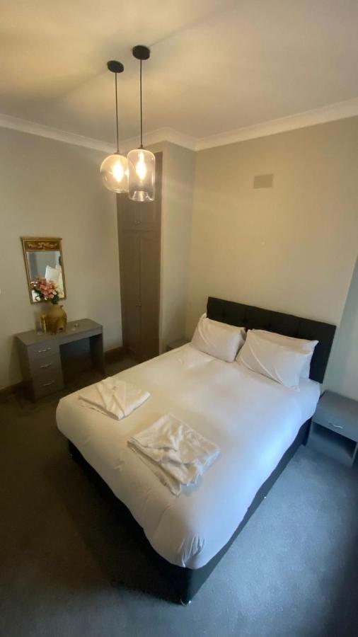 3 Notting Hill, Portobello Road-Amazing Location! ลอนดอน ภายนอก รูปภาพ